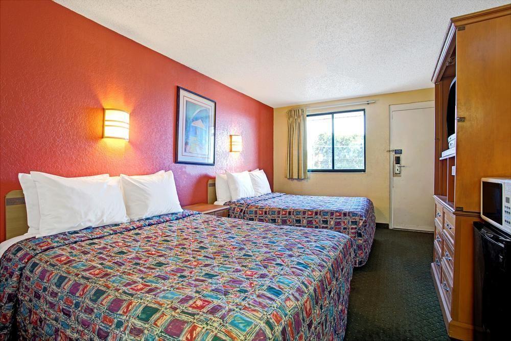 Rodeway Inn Fairgrounds-Casino Tampa Luaran gambar